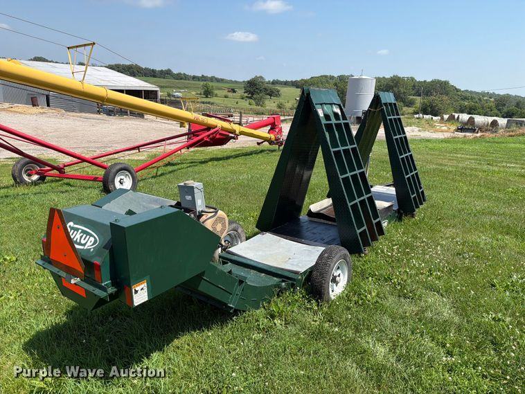 Sukup Manufacturing Company drive over pit auger