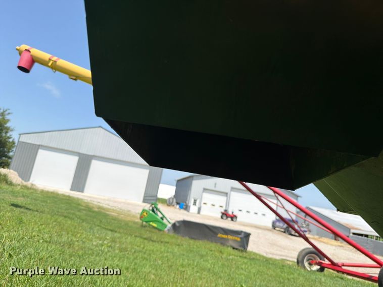 image for item DV8557 Sukup Manufacturing Company drive over pit auger