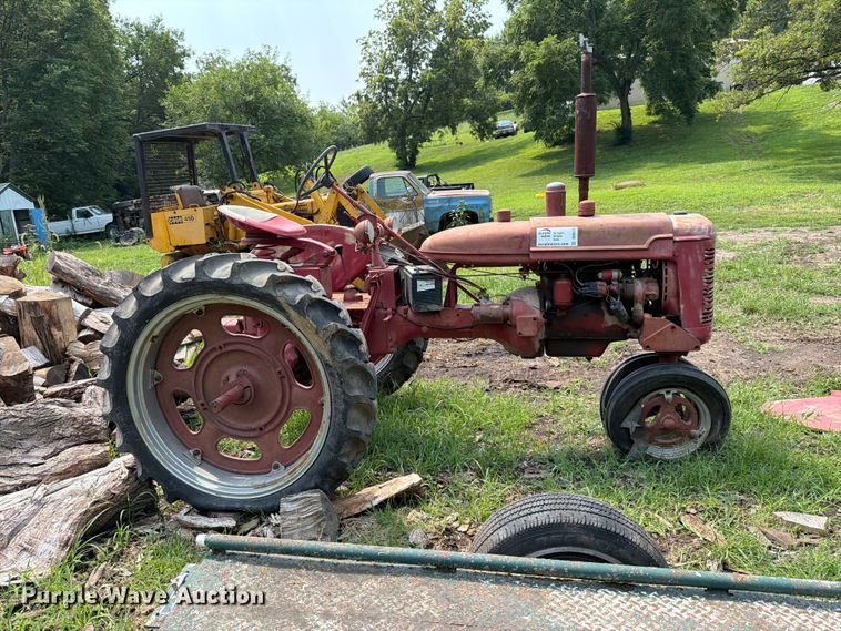 image for item DV8570 Farmall FC tractor
