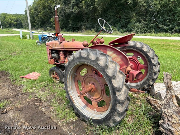 image for item DV8570 Farmall FC tractor