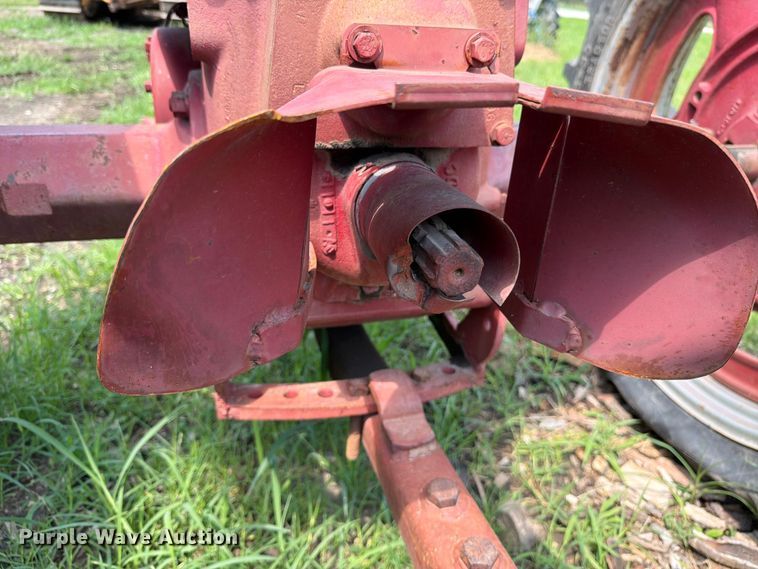image for item DV8570 Farmall FC tractor