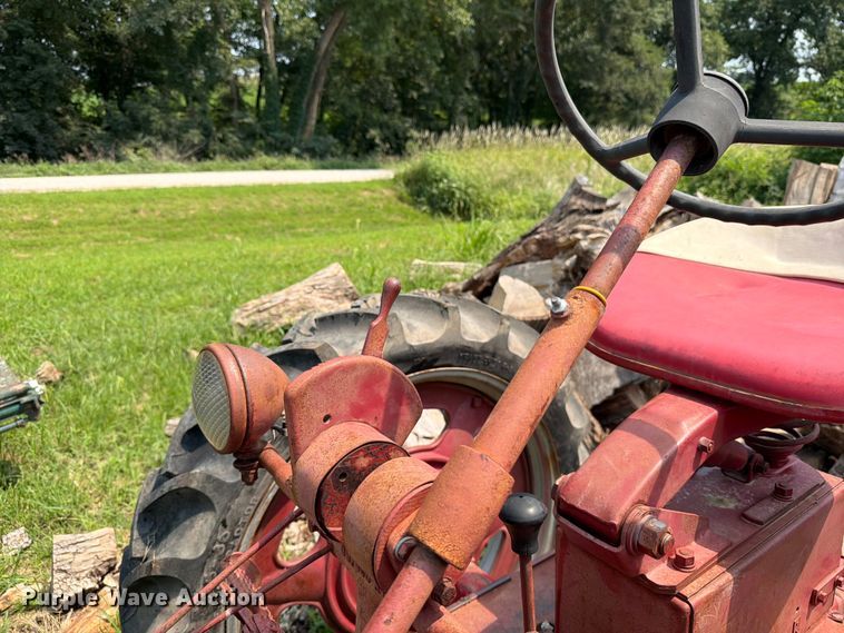 image for item DV8570 Farmall FC tractor