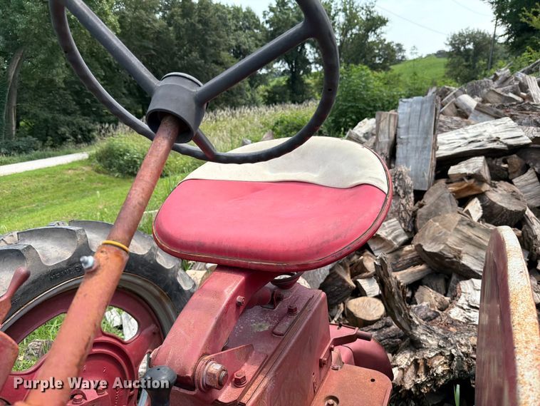 image for item DV8570 Farmall FC tractor
