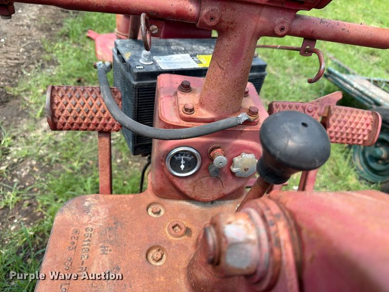 image for item DV8570 Farmall FC tractor