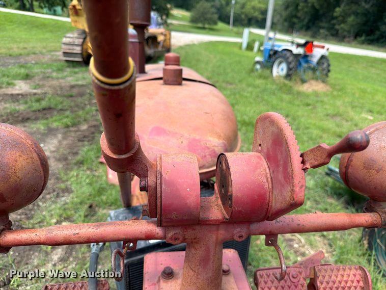 image for item DV8570 Farmall FC tractor