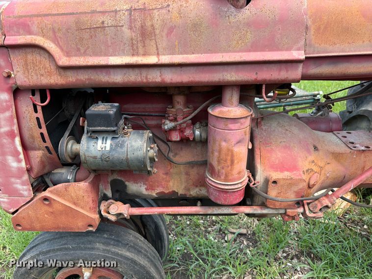 image for item DV8570 Farmall FC tractor