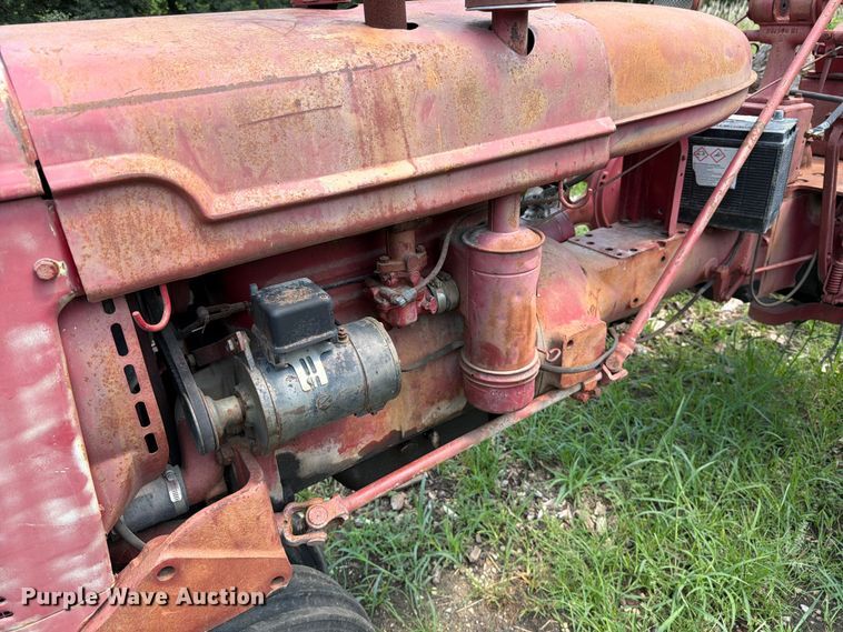 image for item DV8570 Farmall FC tractor
