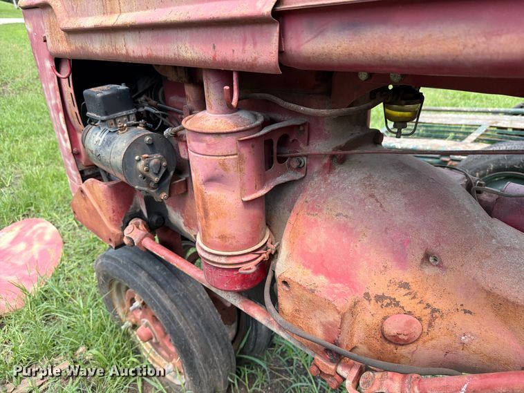 image for item DV8570 Farmall FC tractor