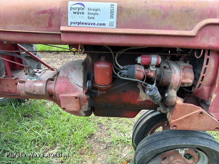 image for item DV8570 Farmall FC tractor