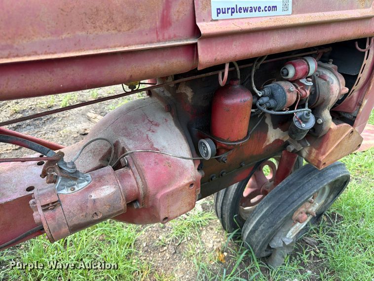 image for item DV8570 Farmall FC tractor