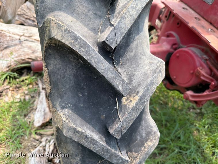 image for item DV8570 Farmall FC tractor