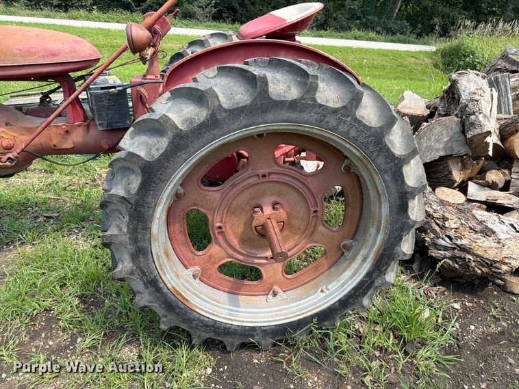 image for item DV8570 Farmall FC tractor