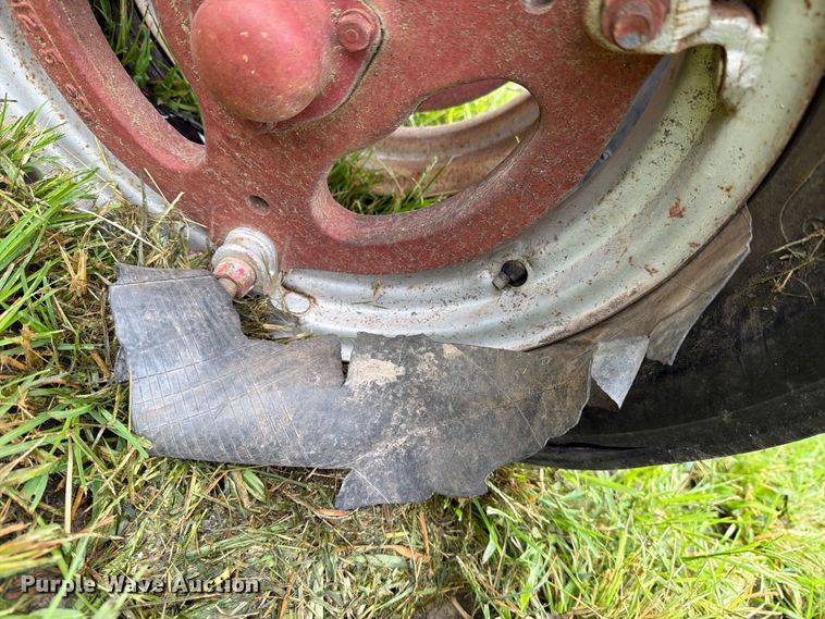 image for item DV8570 Farmall FC tractor