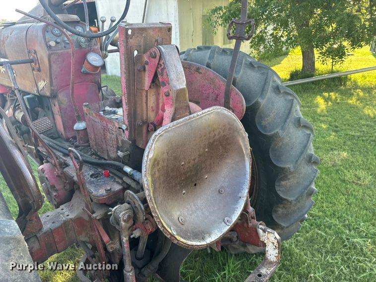 image for item DY3001 Farmall 400 tractor