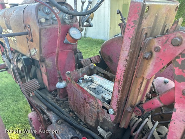 image for item DY3001 Farmall 400 tractor