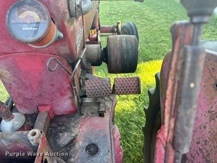 image for item DY3001 Farmall 400 tractor