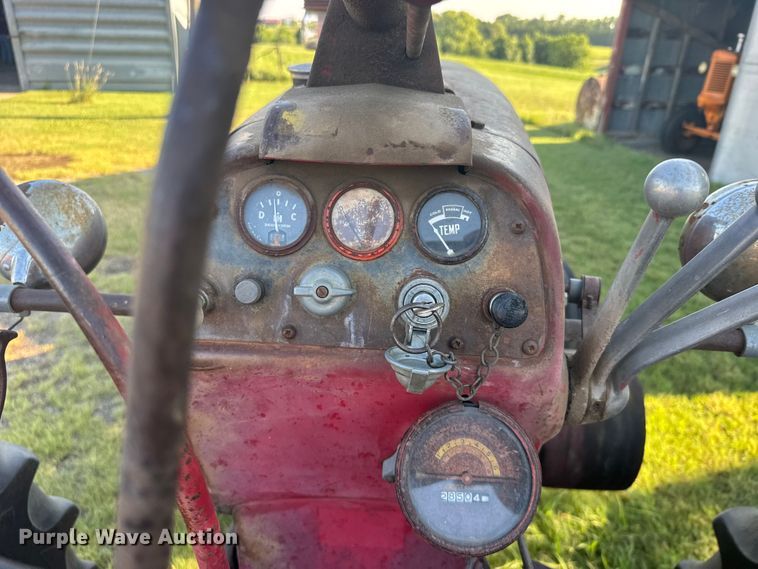 image for item DY3001 Farmall 400 tractor