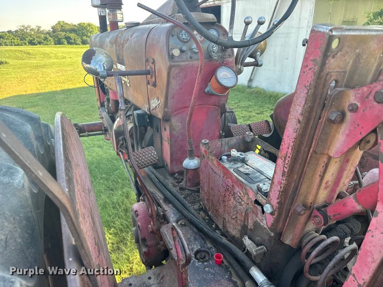 image for item DY3001 Farmall 400 tractor