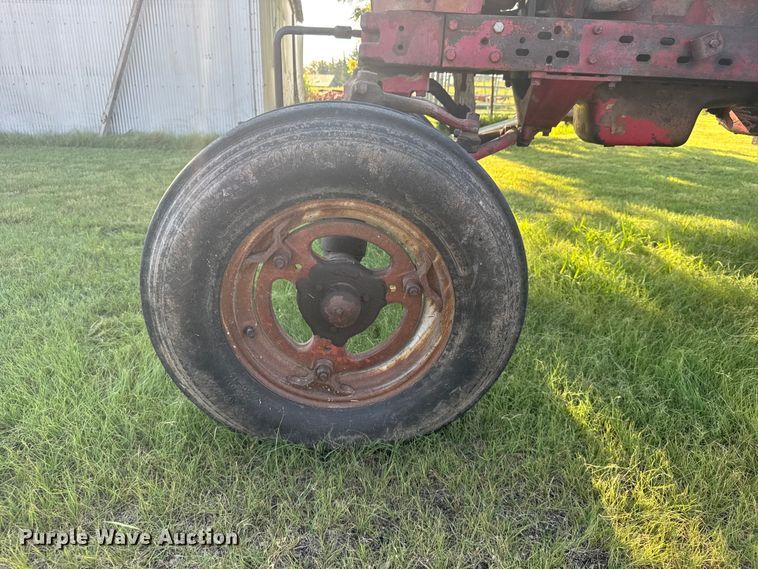image for item DY3001 Farmall 400 tractor