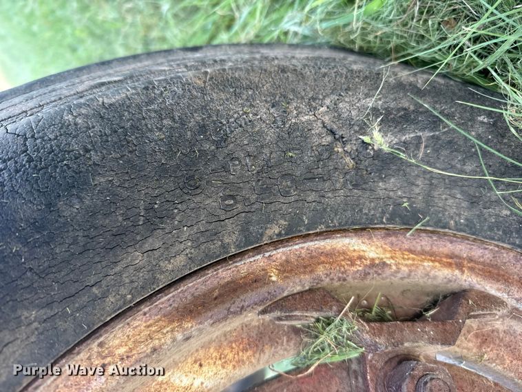 image for item DY3001 Farmall 400 tractor