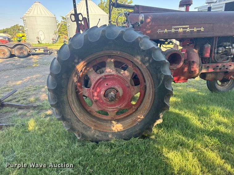image for item DY3001 Farmall 400 tractor
