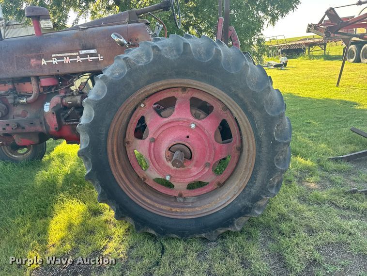 image for item DY3001 Farmall 400 tractor