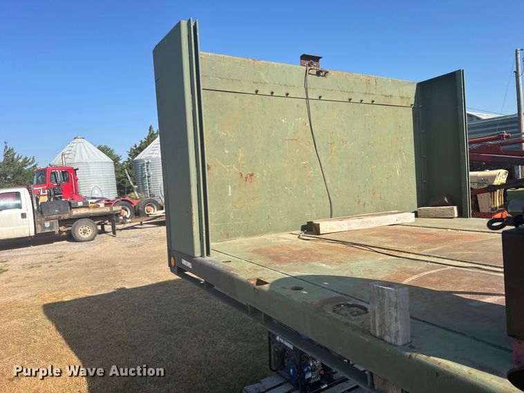 image for item DY3002 1986 Dyna M871A flatbed trailer