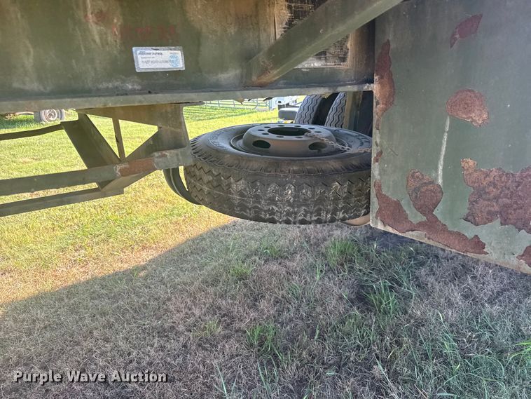 image for item DY3002 1986 Dyna M871A flatbed trailer