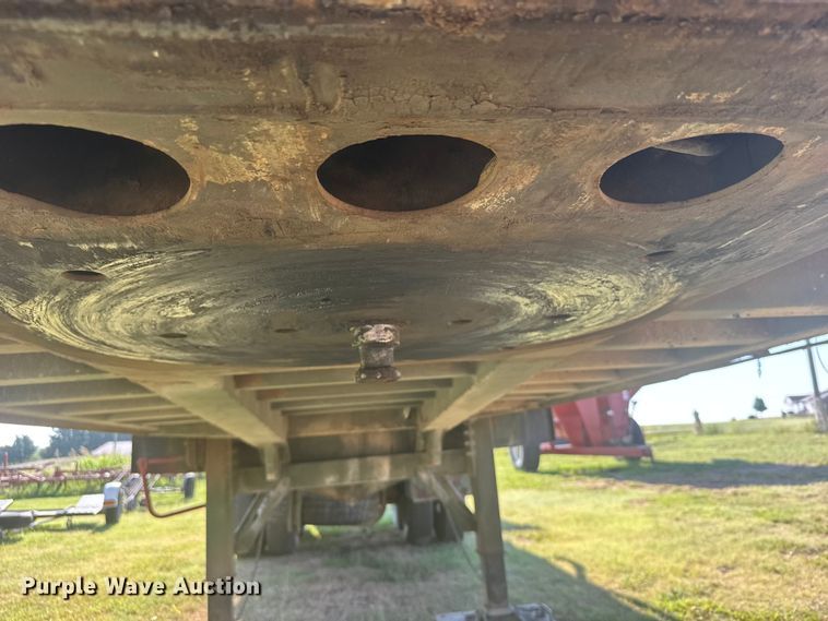 image for item DY3002 1986 Dyna M871A flatbed trailer