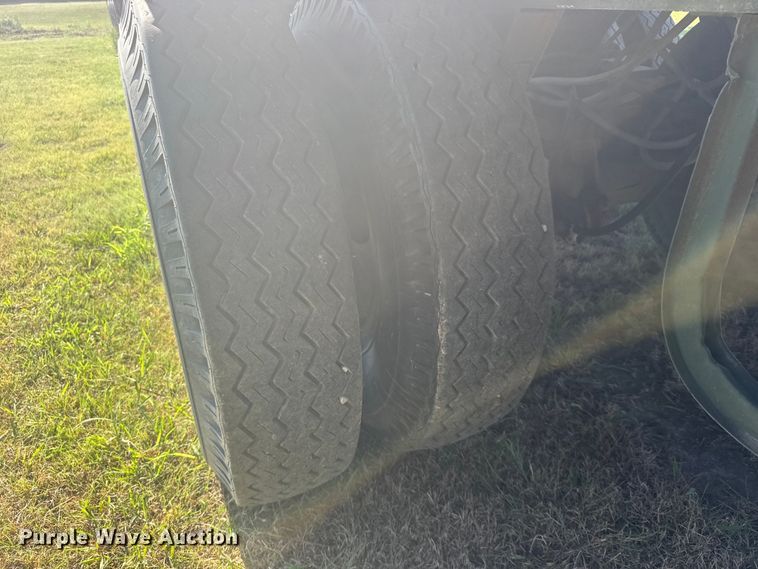 image for item DY3002 1986 Dyna M871A flatbed trailer