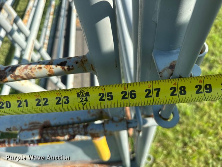 image for item DY3003 Person G909 livestock chute