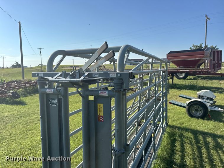 image for item DY3003 Person G909 livestock chute
