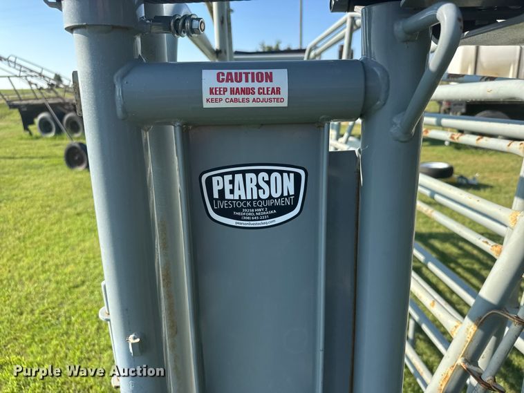 image for item DY3003 Person G909 livestock chute