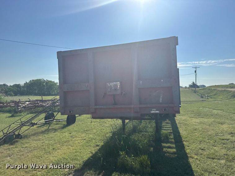 image for item DY3005 1981 USARM hay trailer