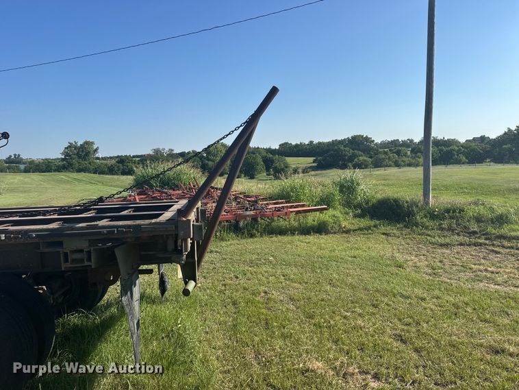 image for item DY3005 1981 USARM hay trailer