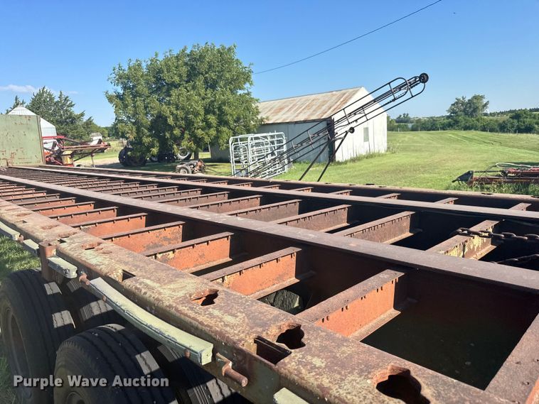 image for item DY3005 1981 USARM hay trailer