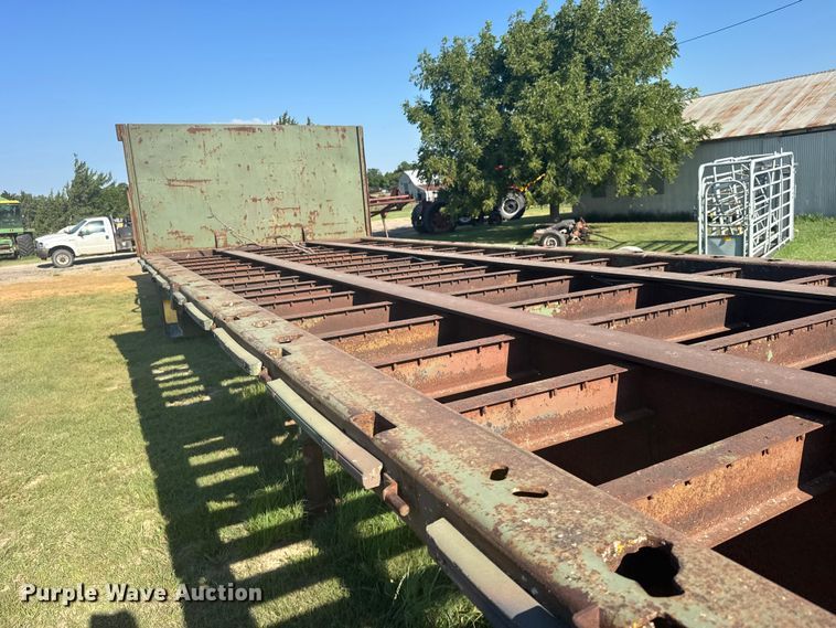 image for item DY3005 1981 USARM hay trailer