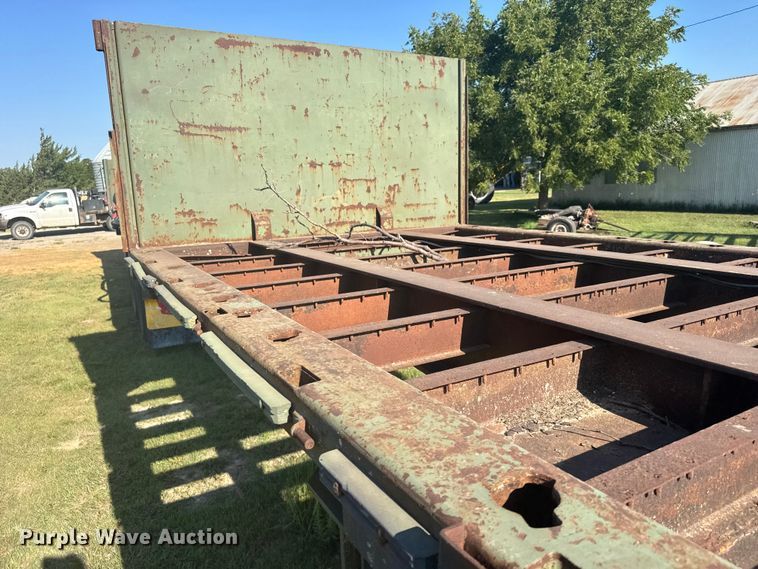 image for item DY3005 1981 USARM hay trailer