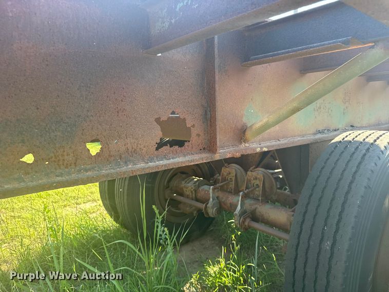 image for item DY3005 1981 USARM hay trailer