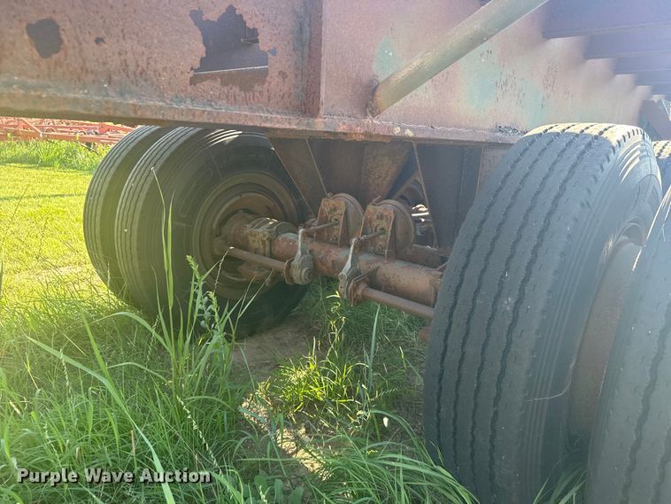 image for item DY3005 1981 USARM hay trailer