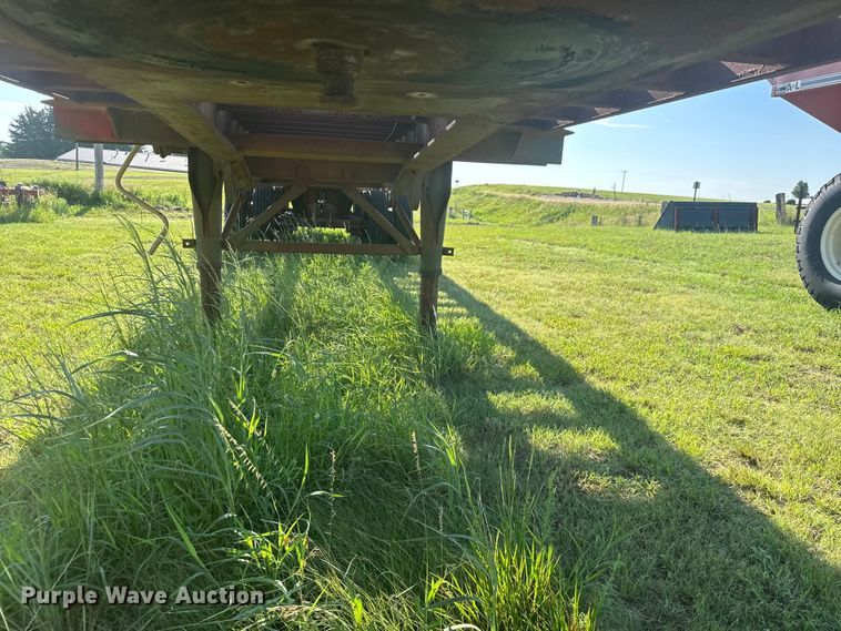 image for item DY3005 1981 USARM hay trailer
