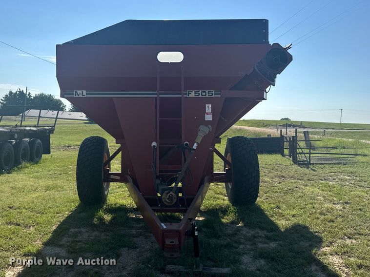 image for item DY3006 Parham Industries F505 grain cart