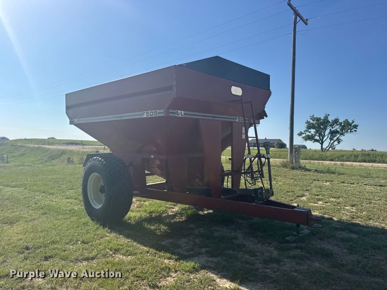 image for item DY3006 Parham Industries F505 grain cart