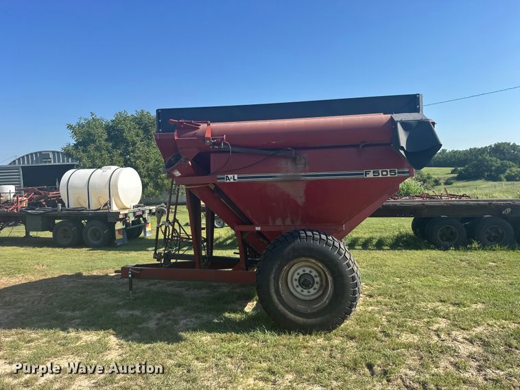 image for item DY3006 Parham Industries F505 grain cart