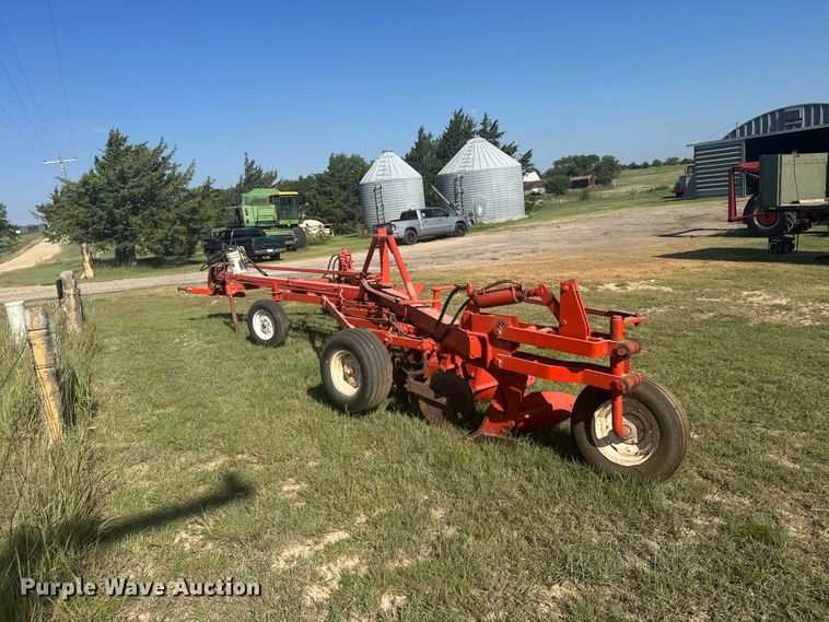 image for item DY3009 Eight bottom plow
