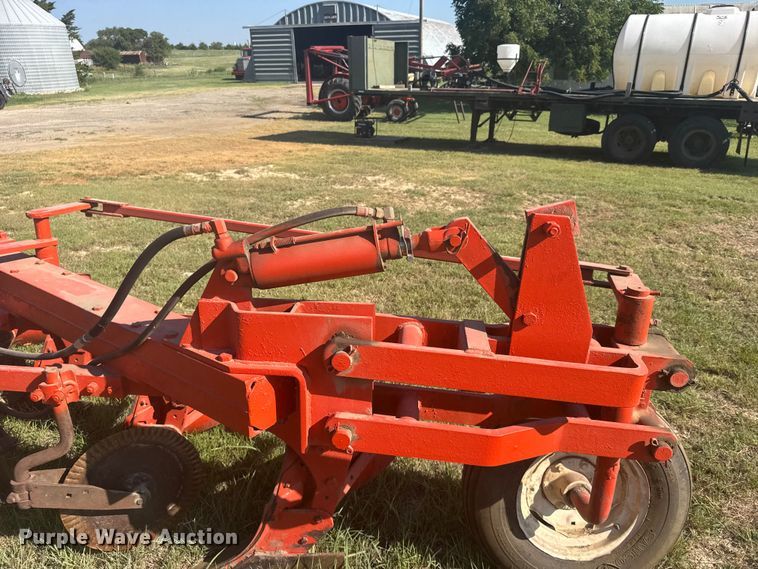 image for item DY3009 Eight bottom plow