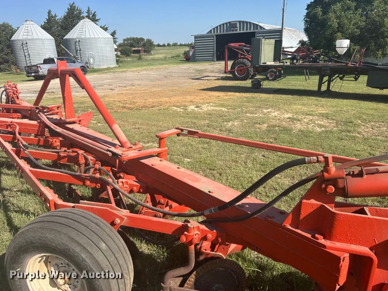 image for item DY3009 Eight bottom plow