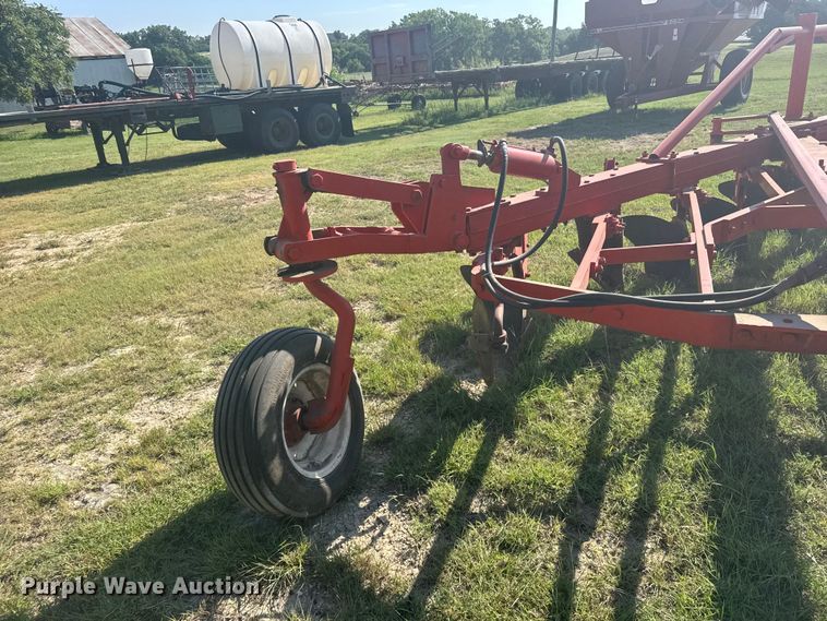 image for item DY3009 Eight bottom plow