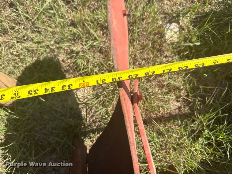 image for item DY3009 Eight bottom plow