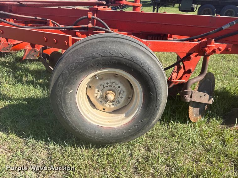 image for item DY3009 Eight bottom plow